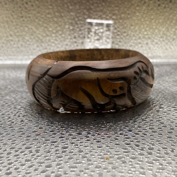 Vintage Wooden Hand Carved Bangle - Picture 3 of 5